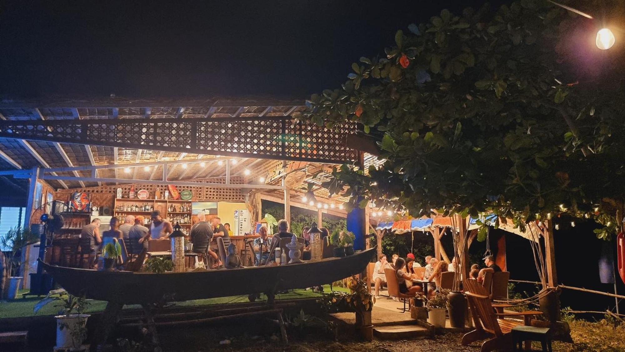Jush Native And Glamping Hotel Dauis Exterior foto
